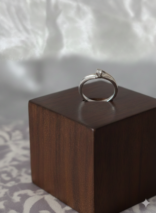 The Wide Pavé Solitaire